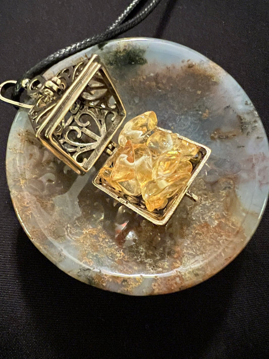 Gold Tone Crystal Holder Pendant